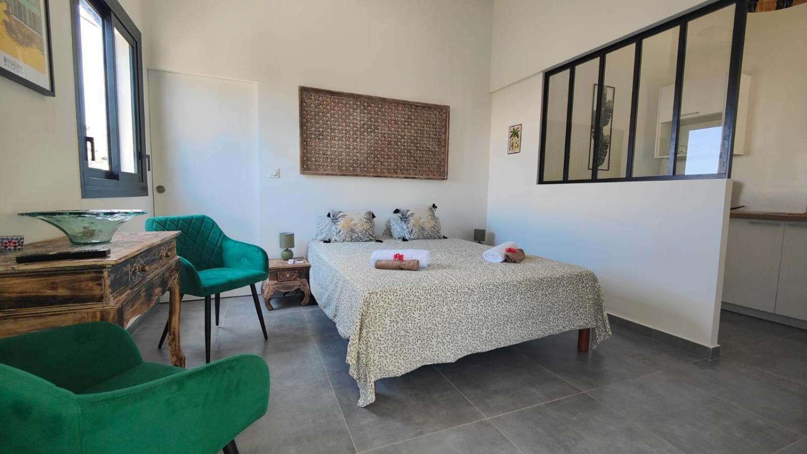 Ti Kaz Solei Apartment แซ็งต์-จีลส์-เลส์-แบ็งส์ ภายนอก รูปภาพ