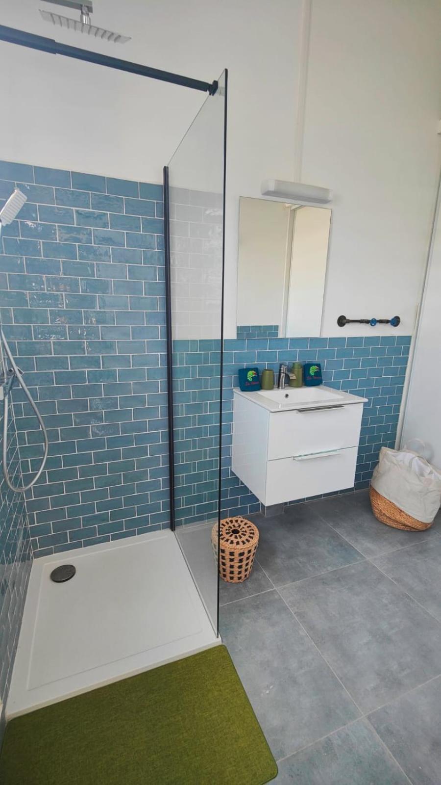 Ti Kaz Solei Apartment แซ็งต์-จีลส์-เลส์-แบ็งส์ ภายนอก รูปภาพ