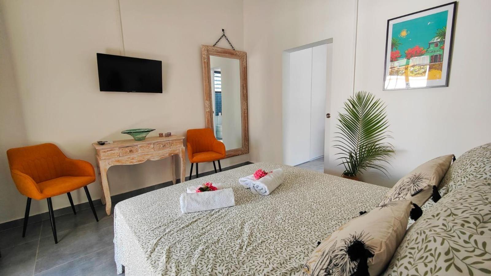 Ti Kaz Solei Apartment แซ็งต์-จีลส์-เลส์-แบ็งส์ ภายนอก รูปภาพ